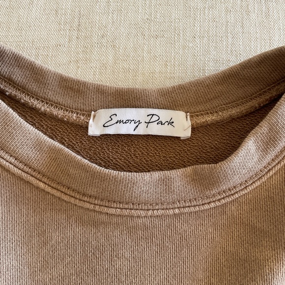 Cropped Pullover. - Picture 4 of 6